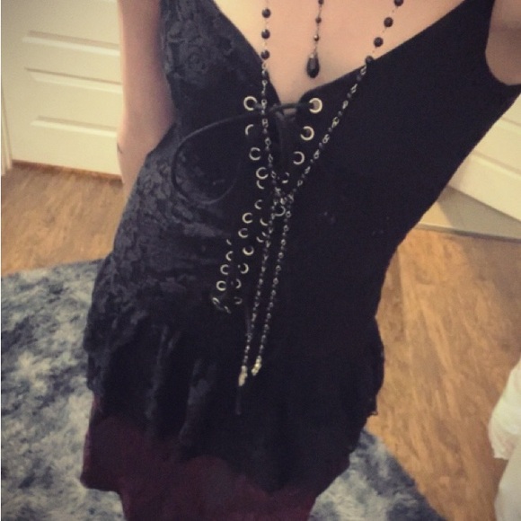 Black and Red Ann Taylor midi skirt - Picture 3 of 5